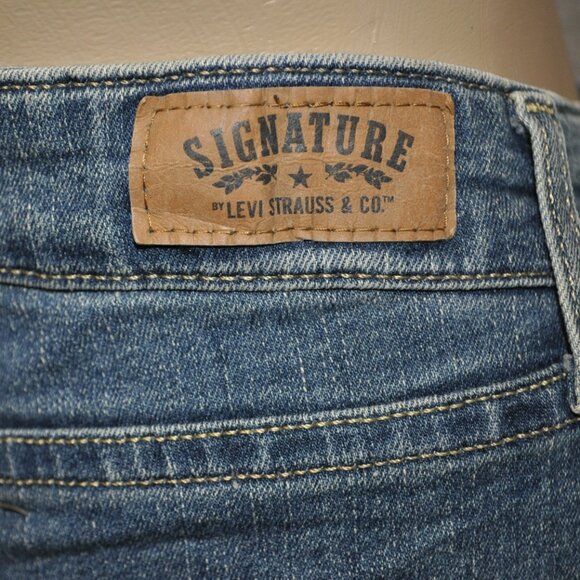 Levi Signature womens blue jeans modern boot cut size 14M (8K) - Picture 6 of 10